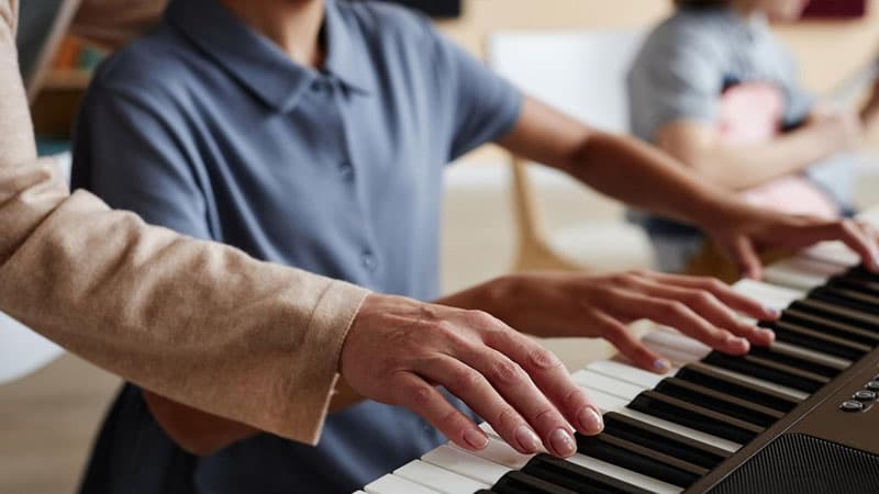 İmtahandan kəsilən bu musiqi müəllimlərinə yenidən şans veriləcək