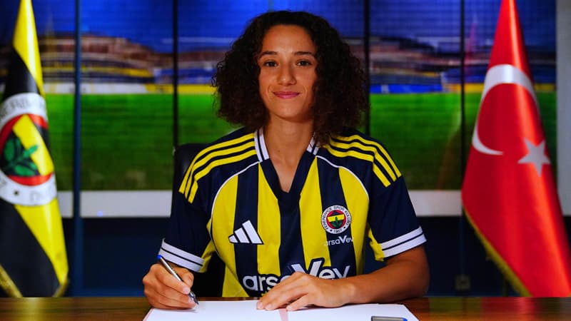 Azərbaycan millisinin üzvü rəsmən "Fənərbağça"da (FOTO)