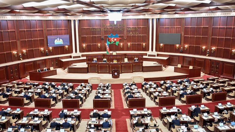 Milli Məclisin növbədənkənar sessiyasının sonuncu iclası başladı