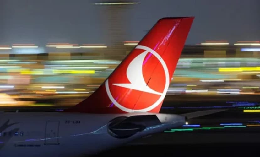 Türkiyədə sərnişin təyyarəsi nasazlıq səbəbindən məcburi eniş etdi