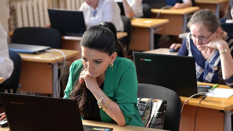 Təkrar sertifikatlaşdırmadan keçməyən 2300-dən çox müəllim işdən çıxarılıb