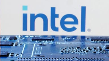 "Intel" Tramp ilə razılaşma çərçivəsində 5,7 milyard dollar əldə edib