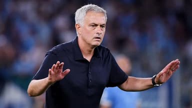 Mourinyo onu "dahi məşqçi"yə çevirən futbolçunun adını açıqladı