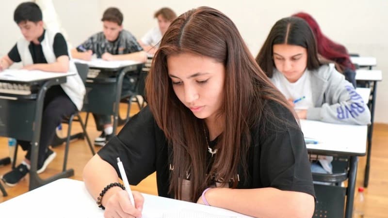Ali məktəblərə ixtisas seçimində hansı qrup öndə gedir? (SİYAHI)