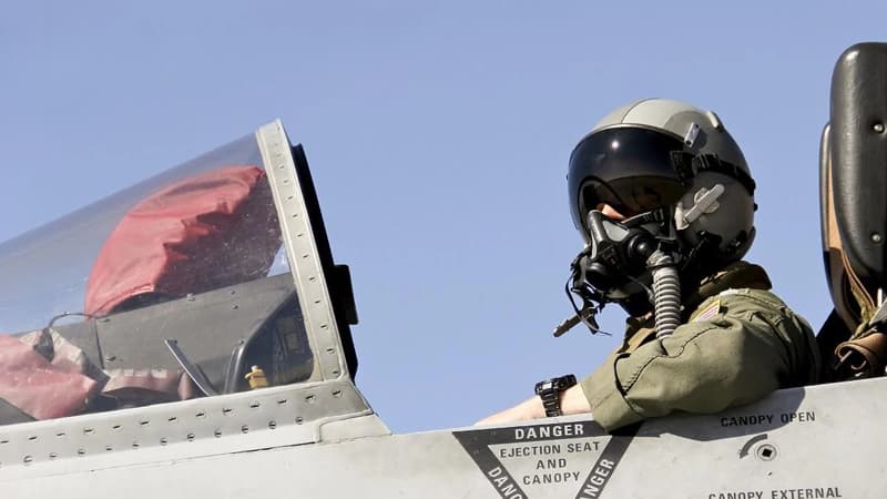 Niyə qırıcı təyyarə pilotları daim maska taxır?
