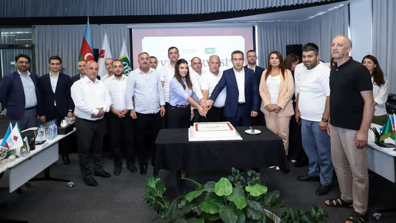 OBA marketlər şəbəkəsi "Vəfa Zirvəsi" nişanının təqdimat mərasimini həyata keçirib (FOTO)
