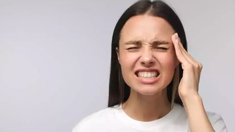 Səhərlər boyun ağrısıyla oyanmağın səbəbi nədir?