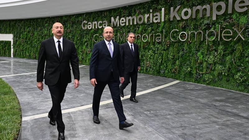 İlham Əliyev Gəncə Memorial Kompleksinin açılışında iştirak etdi (FOTO)