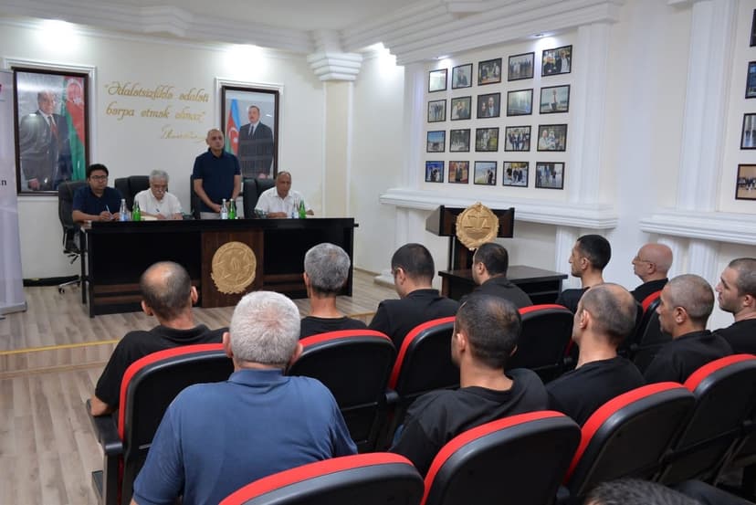 “Konstitusiya” Araşdırmalar Fondunun layihəsi: 321 məhkuma hüququ yardım göstərildi