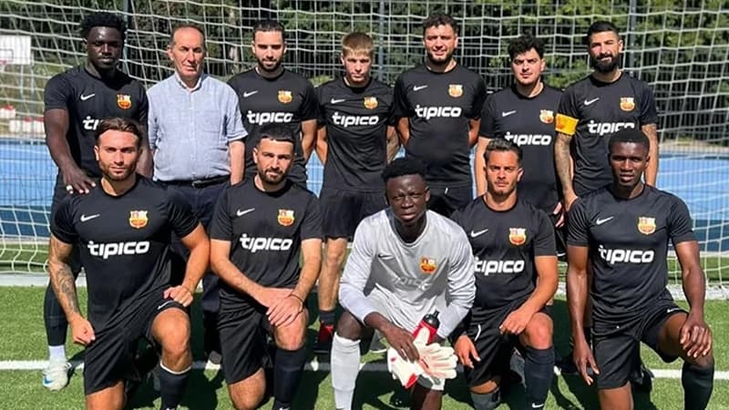 Dünyanın danışdığı oyun: Baş məşqçi və qadın futbolçu da oynadı, 66 qol vuruldu