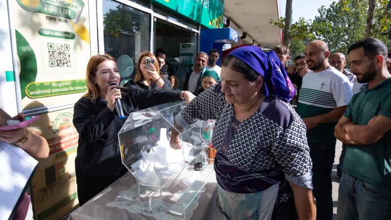 OBA regionlarda alış-verişi bayrama çevirir: Qonşularına hədiyyə qazandırır (FOTO/VİDEO)