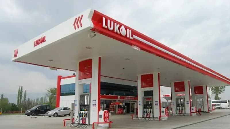 "Lukoyl" Azərbaycandakı yanacaqdoldurma məntəqələrini satışa çıxardı