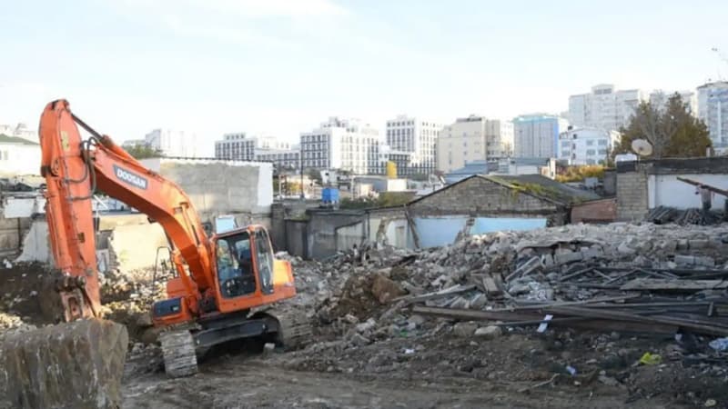 Bakının mərkəzində bu binalar plana düşdü: söküntüsünə başlanılır