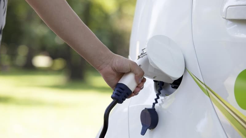 Elektrikli avtomobil satışları dünya rekord vurdu - RƏQƏMLƏR