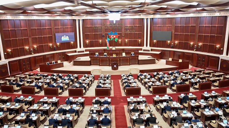 Milli Məclisin növbəti plenar iclası başlad: 14 məsələyə baxılır