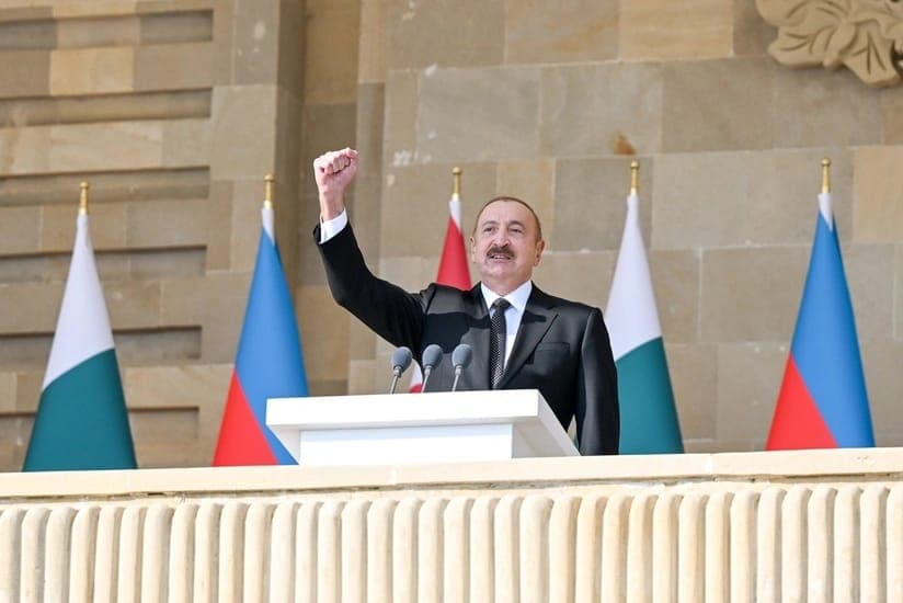 Prezident Hərbi paradla bağlı paylaşım etdi