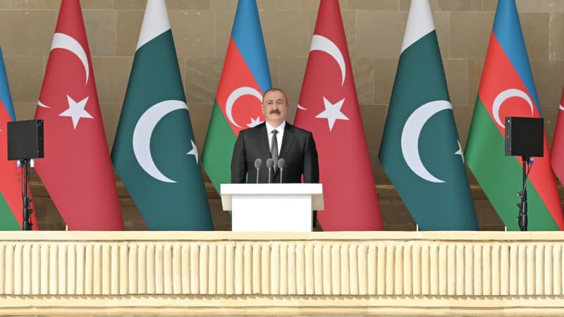 Prezident: Hərbi paradda Türkiyə hərbçilərinin iştirakı bizim birliyimizin növbəti təzahürüdür