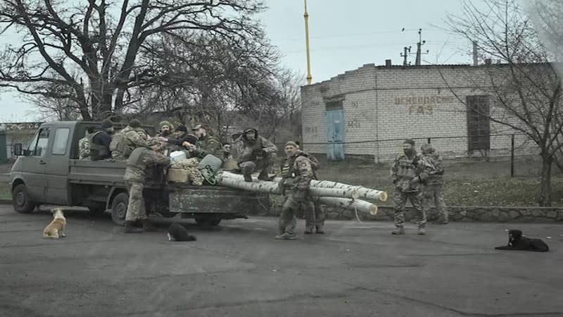 Ukrayna insanları və iqtisadiyyatı Rusiya ilə "əbədi müharibəyə" hazırlayır - "Reuters"