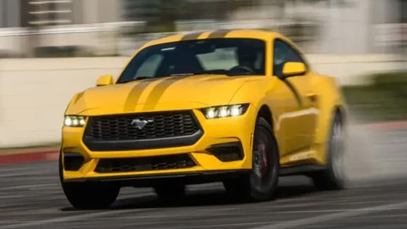 Bayraq Meydanında "Mustang"la avtoşluq edən biznesmen həbs olundu