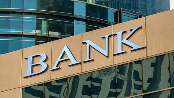 Əhali bank sisteminə güvənmir - İqtisadçı