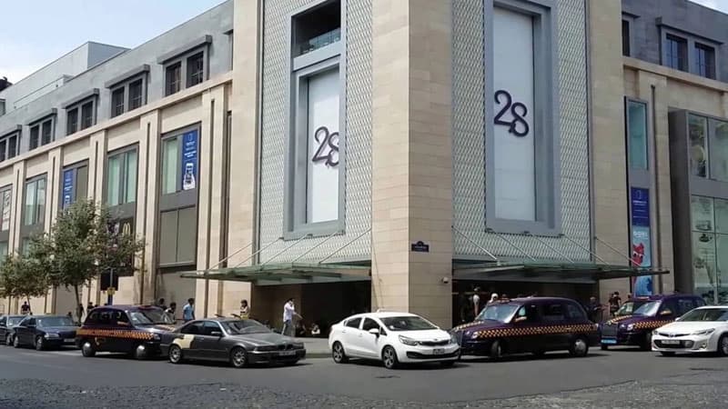 "28 Mall"ın parkinqindən oğurluq – Həbs olunan var