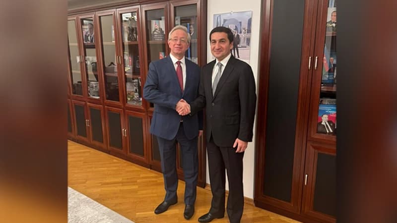 Hikmət Hacıyev Mixail Qaluzinlə regional və beynəlxalq məsələləri müzakirə etdi