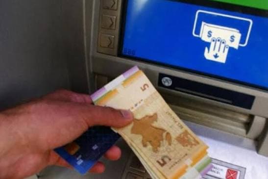Bankomatdan pul oğurladı - qonşulara xərclədi