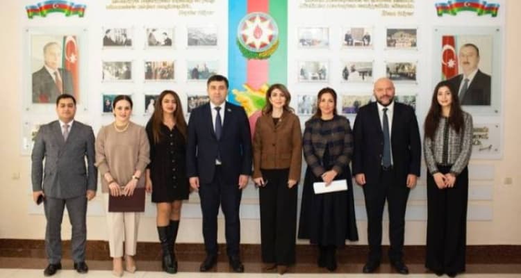 Humanitar Kollecdə "Təhsildə əməkdaşlıq və innovasiya" mövzusunda tədbir keçirildi (FOTO)