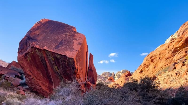 Dünyanın ən böyük qayası hansıdır? - Uluru, yoxsa Mount Auqustus?