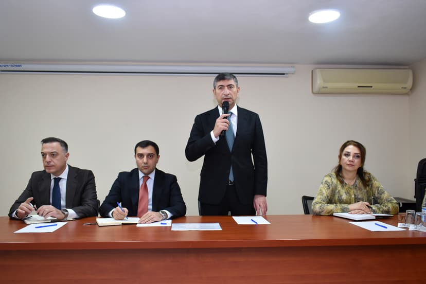 "Əziz məmurlar, qəbulunuza gələn vətəndaşlara dəyər verin"