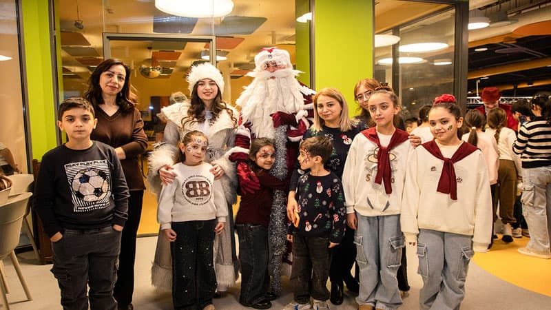 "Bazarstore” media nümayəndələrinin övladları üçün Yeni il şənliyi keçirdi (FOTO)