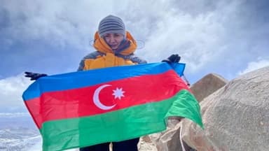 Elmira Aslanova Antarktidanın ən yüksək zirvəsini fəth etdi