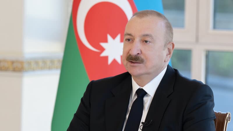 İlham Əliyev Davosda keçirdiyi görüşlər barədə paylaşım etdi (VİDEO)