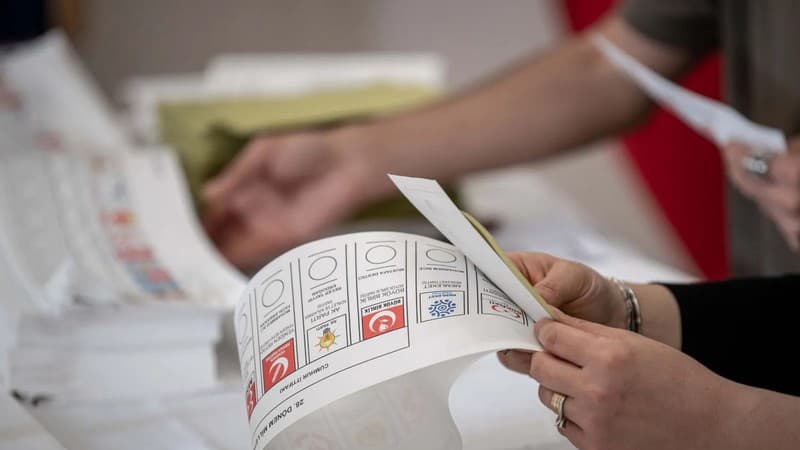 "Hürriyet": Türkiyədə 2027-ci ilin sonlarında prezodent seçkisi keçirilə bilər