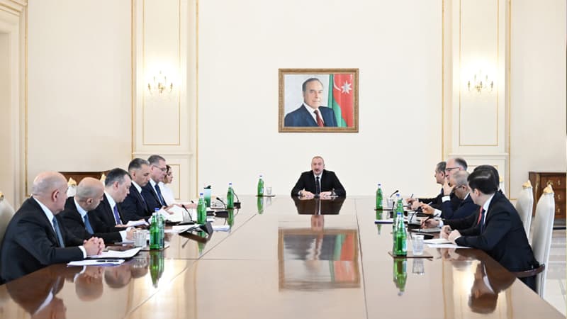 Prezident müşavirə keçirdi (YENİLƏNİB)