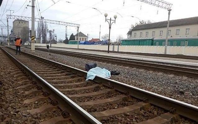 Novxanıda sürət qatarı qarşısına çıxan piyadanı vurub öldürdü