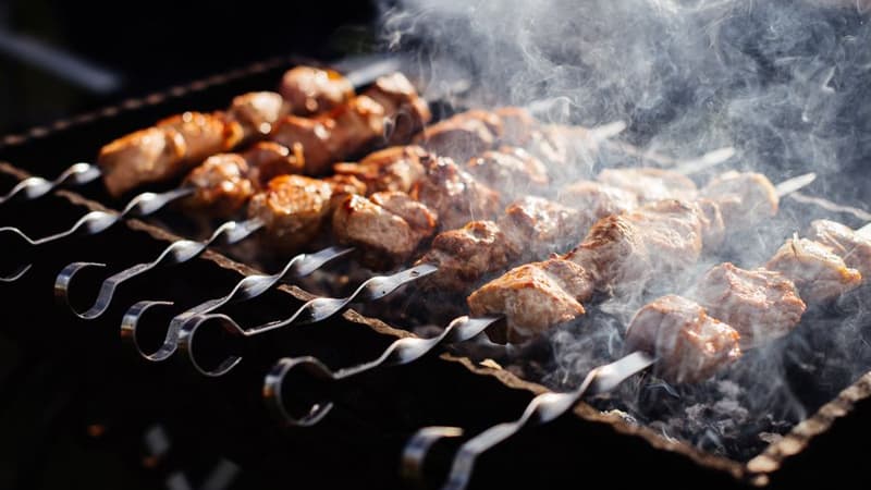 Həyətində kabab bişirdi, qonşusu şikayət etdi - Cərimə olundu