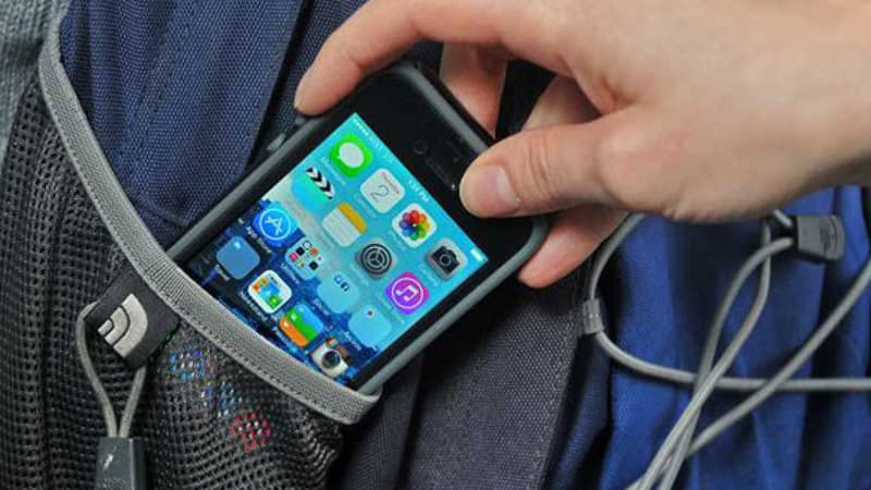 "Qəbələ" restoranın oğurluq - Ofisiant müştərinin və həmkarının telefonunu oğurladı