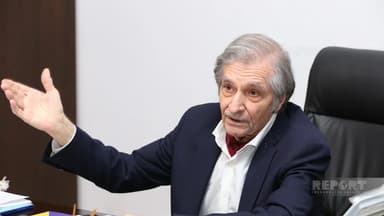 Fərhad Xəlilov: Əsərlərimi Bakıda satmıram, bilirəm ki, o qiymətə heç kəs almayacaq