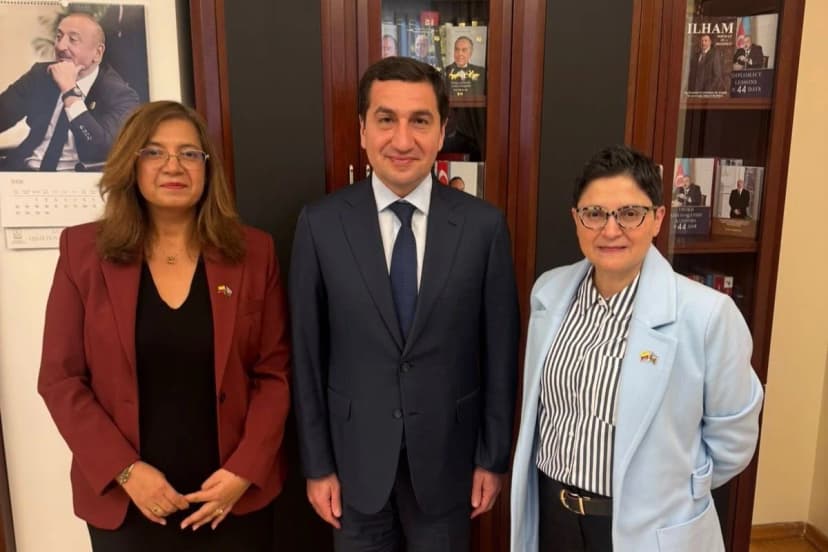 Hikmət Hacıyev Kolumbiya XİN rəhbərinin müavini ilə görüşdü