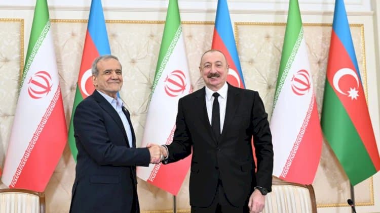 Pezeşkian İlham Əliyevə zəng etdi