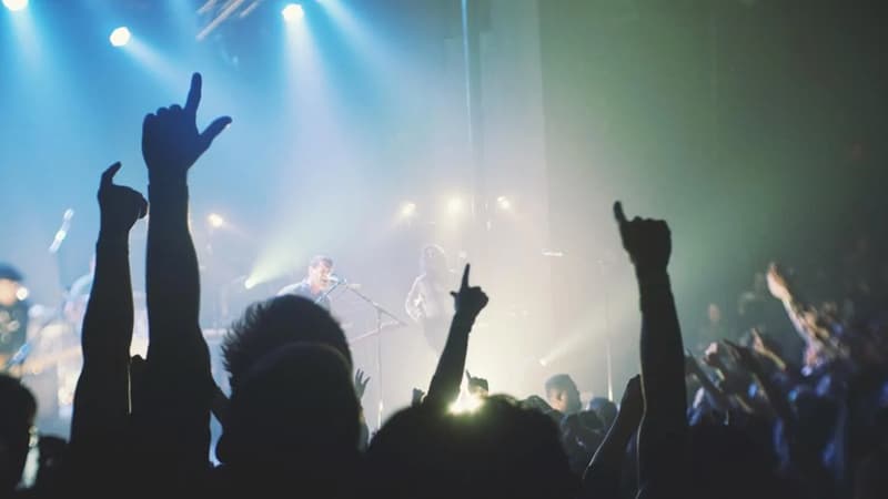 Alimlər sübut etdi: Müasir musiqi getdikcə "fastfuda"a çevrilir