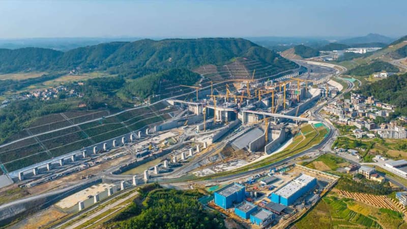 Çin dünya ticarətini dəyişdirmək istəyir - 134 km uzunluğunda "su lifti"
