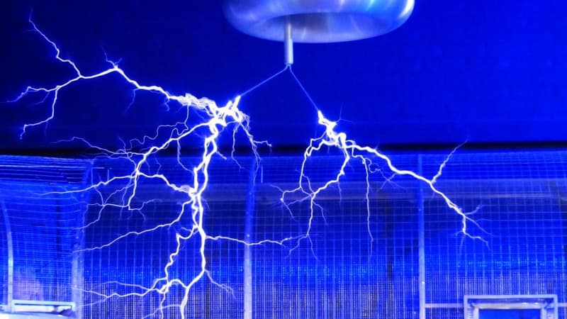 İtaliya elektrik gərginliyi ölçü vahidi olan "volt"un adının dəyişdirilməsini tələb edir