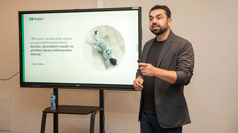 20 ildir ABŞ-də yaşayan azərbaycanlı süni intellekt mütəxəssisi Bakıda seminar verdi (FOTO)