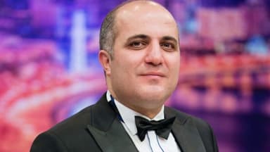 Eldəniz Məmmədov: "30 ildir oxuyuram, bizi xalq dolandırır"