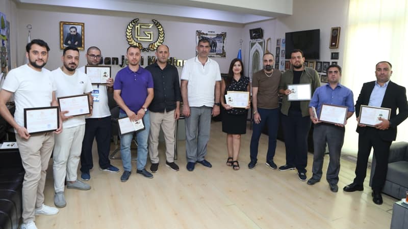 "Ganjavi Holding" jurnalistləri peşə bayramı münasibətilə təbrik edib (FOTO)