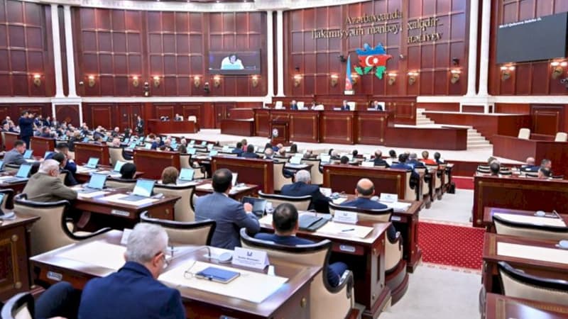 Sabah deputatlar tətilə çıxacaq