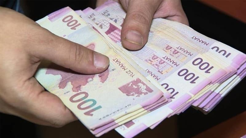 Yenilənmiş 100 manatlıqlar bu tarixdə tədavülə buraxılacaq