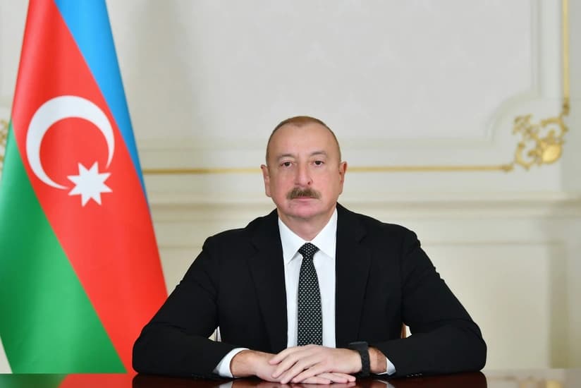 İlham Əliyev Şavkat Mirziyoyevi doğum günü münasibətilə təbrik etdi